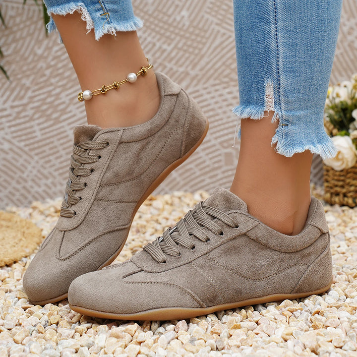 Vera Suede Sneaker